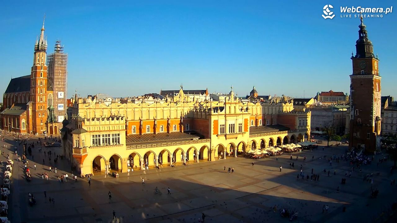 Kraków - widok na Rynek Główny - 28 kwiecień 2025, 18:16