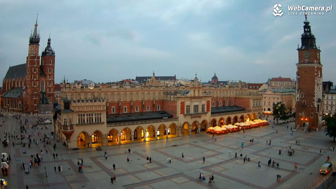 Kraków - widok na Rynek Główny - 19 lipiec 2026, 20:47