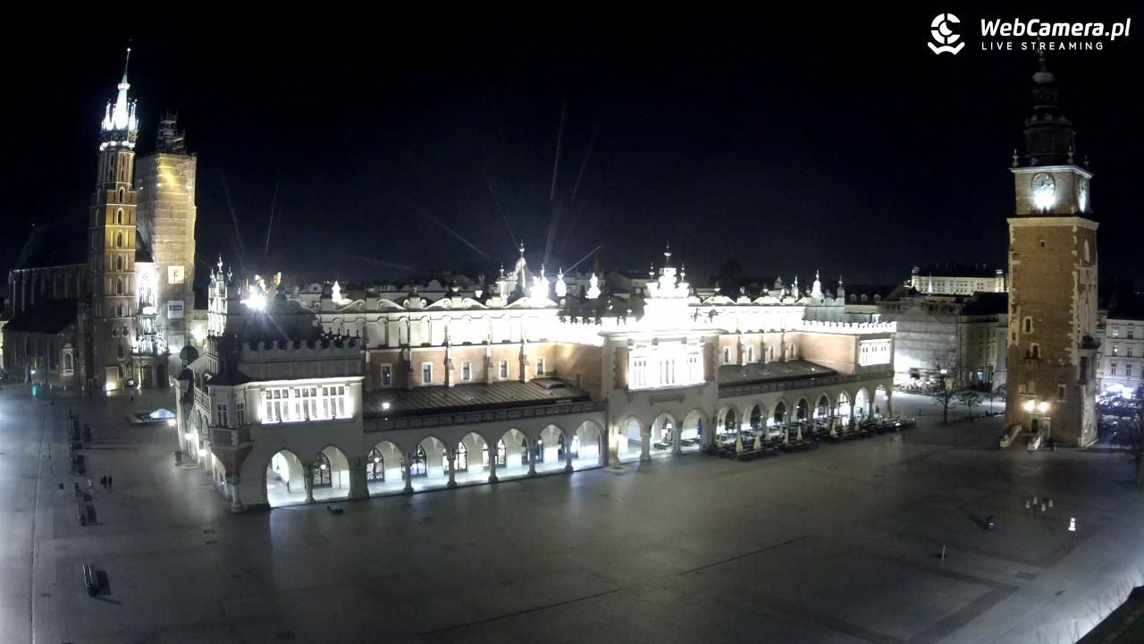 Kraków - widok na Rynek Główny - 28 kwiecień 2025, 03:13