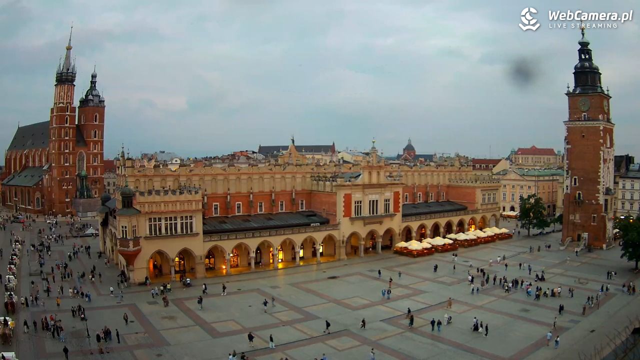 Kraków - widok na Rynek Główny - 19 lipiec 2026, 20:36