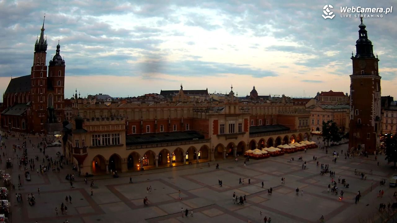 Kraków - widok na Rynek Główny - 22 lipiec 2026, 20:34
