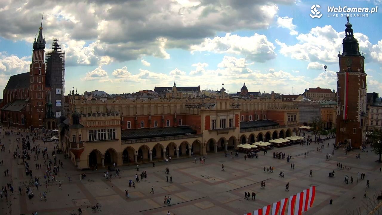 Kraków - widok na Rynek Główny - 01 maj 2025, 11:28