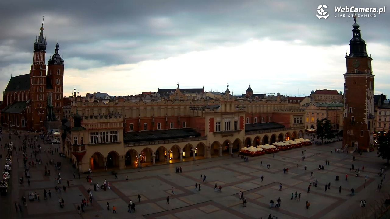Kraków - widok na Rynek Główny - 21 lipiec 2026, 20:11