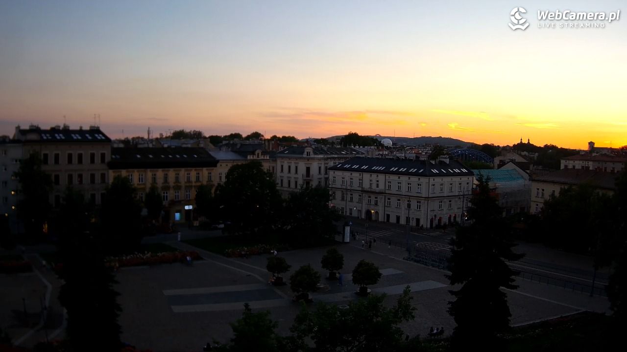 Kraków - widok na rynek Podgórski - 24 czerwiec 2026, 20:58