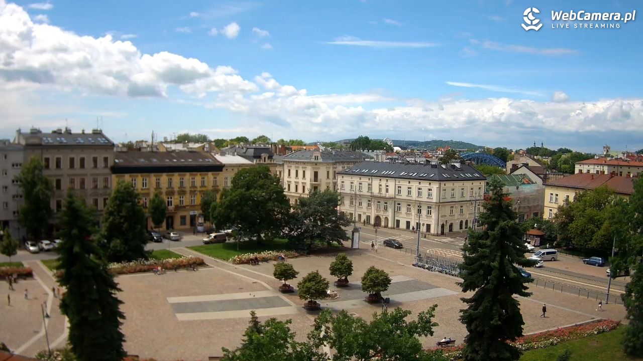 Kraków - widok na rynek Podgórski - 15 czerwiec 2026, 13:13