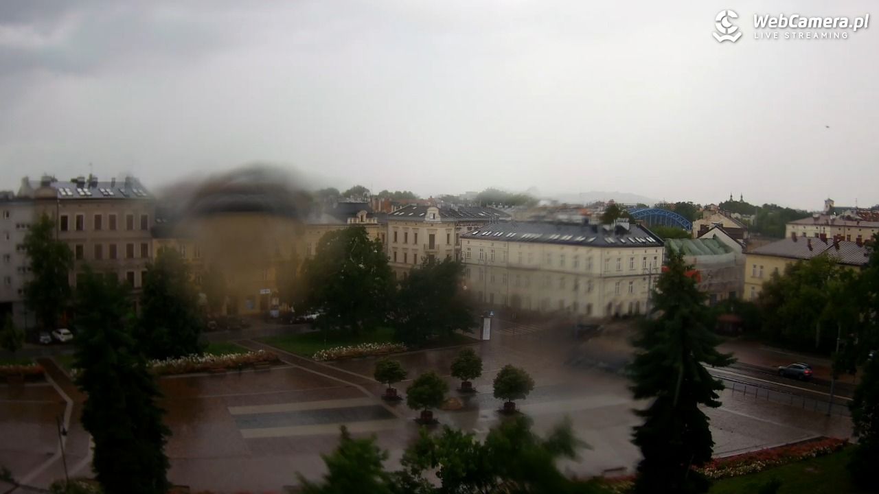 Kraków - widok na rynek Podgórski - 14 czerwiec 2026, 14:34