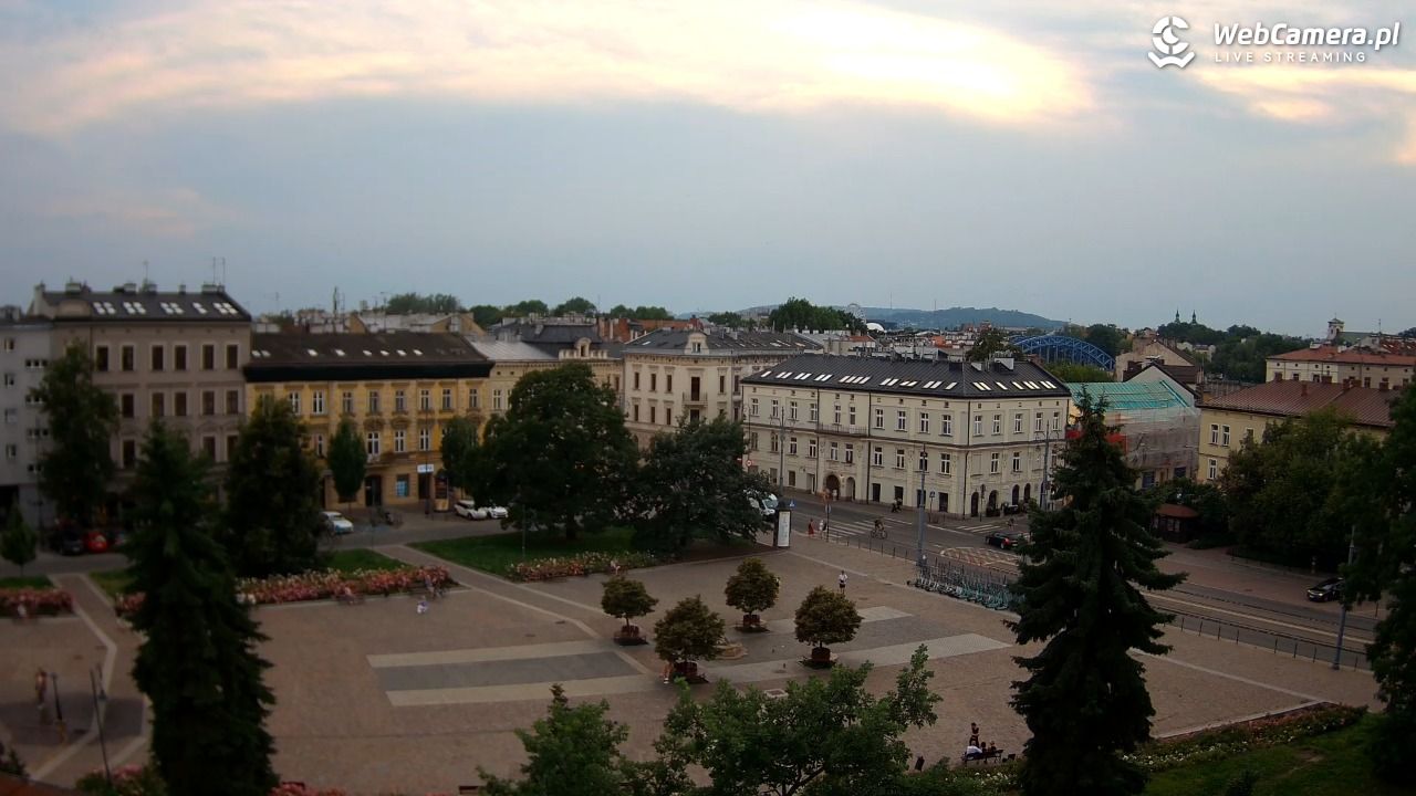 Kraków - widok na rynek Podgórski - 29 czerwiec 2026, 20:04