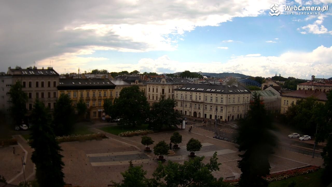Kraków - widok na rynek Podgórski - 14 czerwiec 2026, 15:31