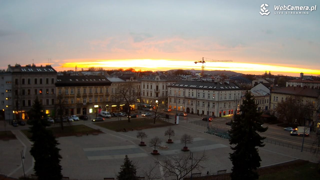 Kraków - widok na rynek Podgórski - 16 marzec 2026, 17:52