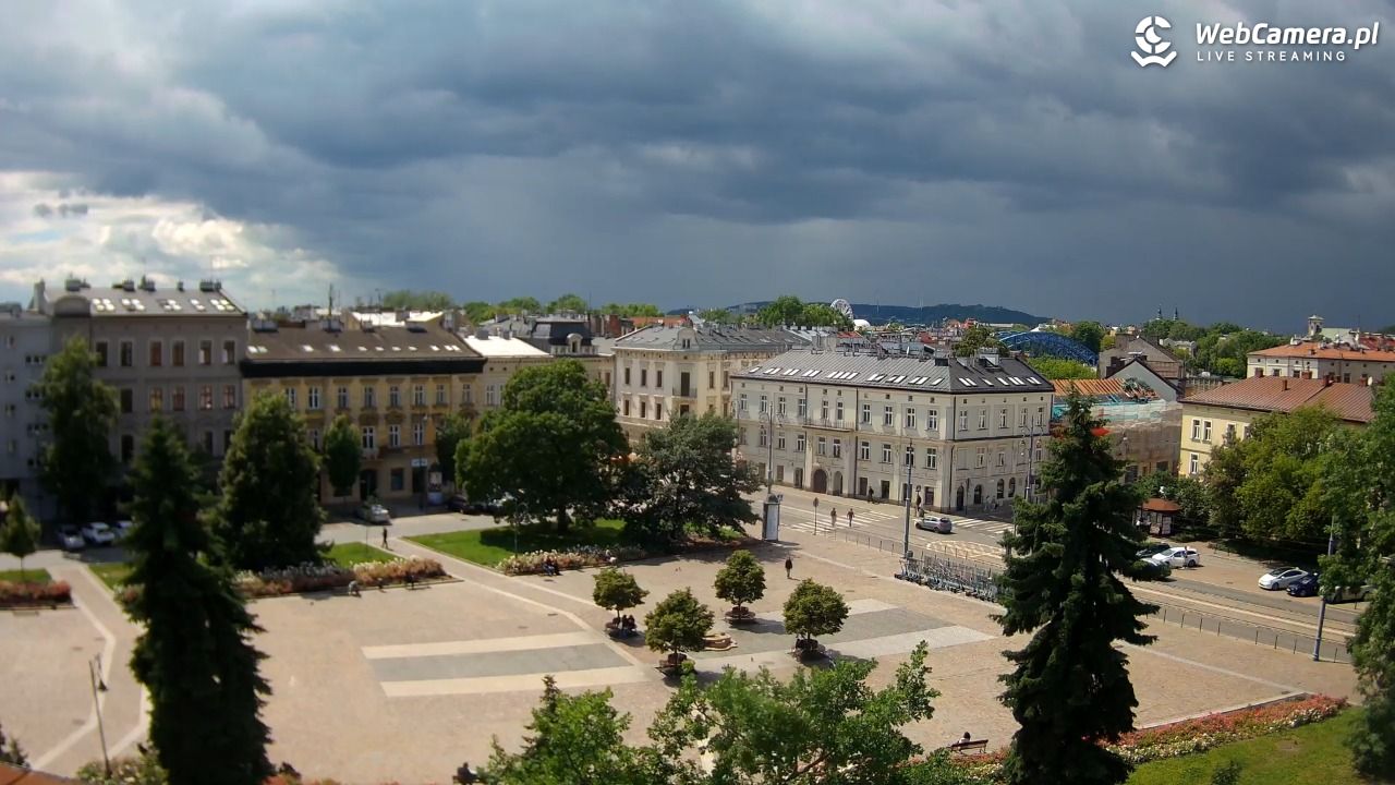 Kraków - widok na rynek Podgórski - 15 czerwiec 2026, 14:06