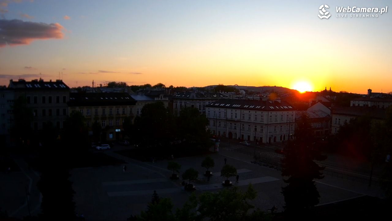 Kraków - widok na rynek Podgórski - 26 kwiecień 2025, 19:43
