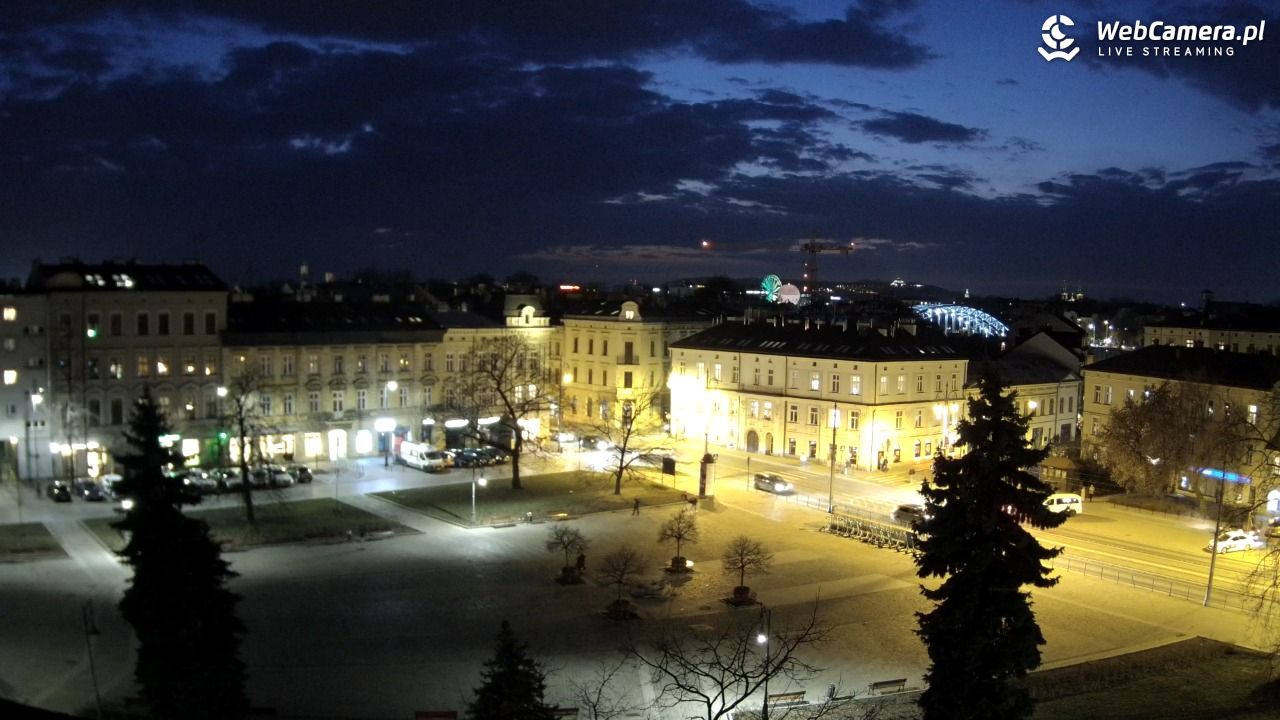 Kraków - widok na rynek Podgórski - 15 marzec 2026, 18:32