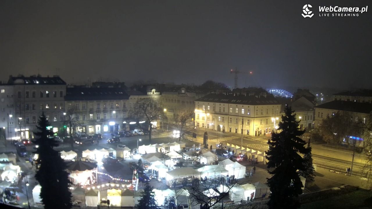 Kraków - widok na rynek Podgórski - 30 listopad 2025, 20:29