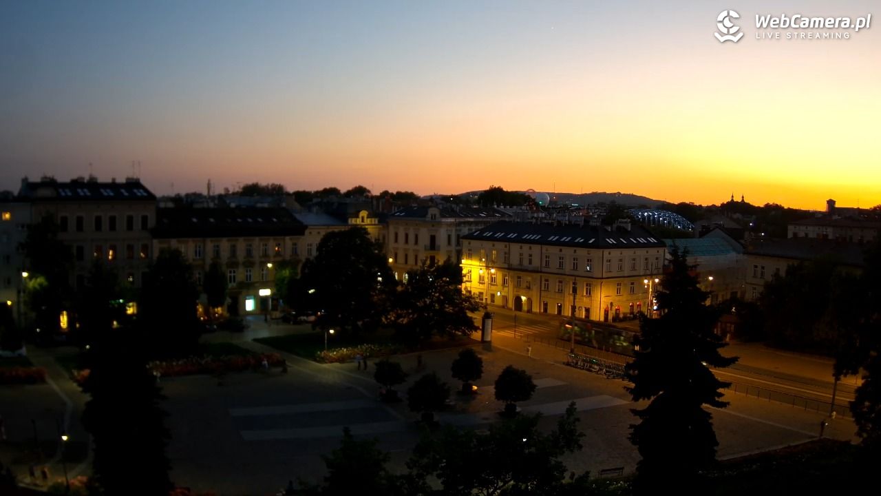Kraków - widok na rynek Podgórski - 26 czerwiec 2026, 21:28