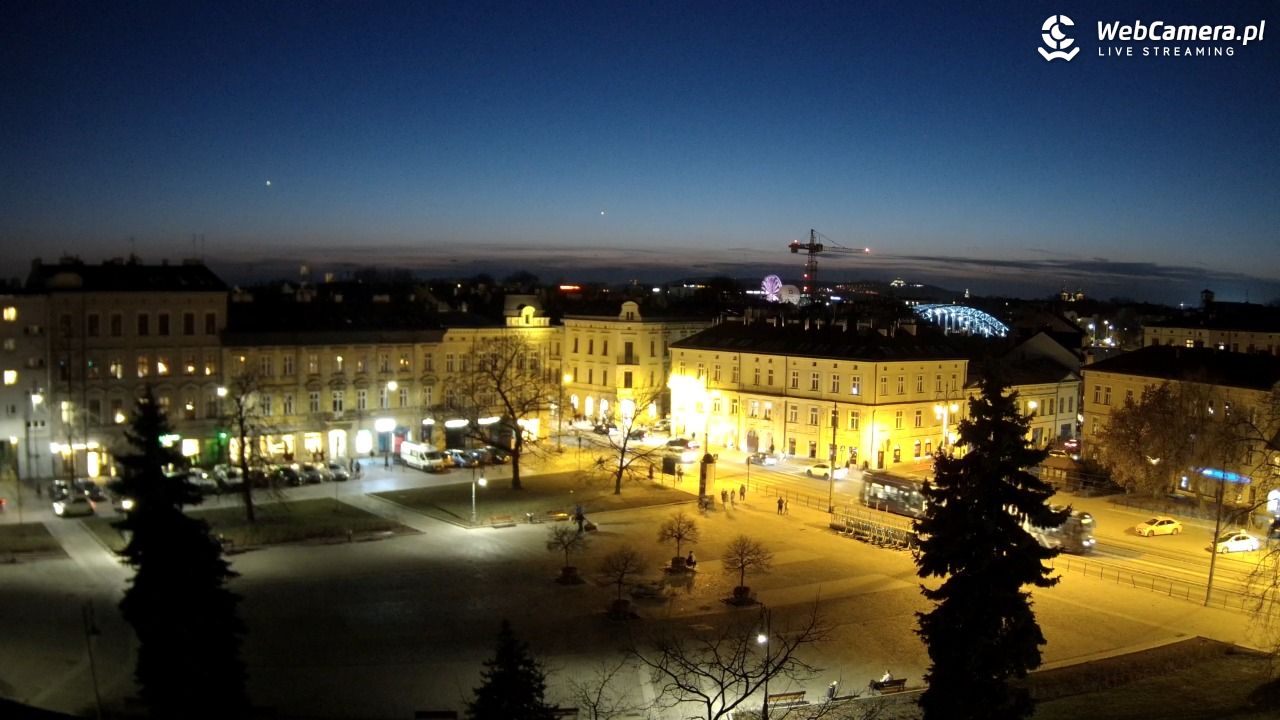 Kraków - widok na rynek Podgórski - 14 marzec 2026, 18:36