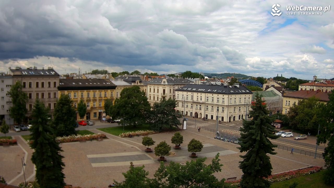 Kraków - widok na rynek Podgórski - 15 czerwiec 2026, 10:26