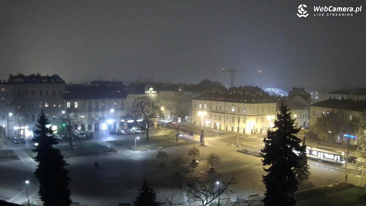Kraków - widok na rynek Podgórski - 01 grudzień 2025, 21:08