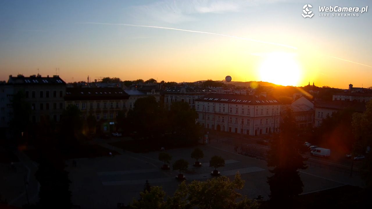 Kraków - widok na rynek Podgórski - 28 kwiecień 2025, 19:34