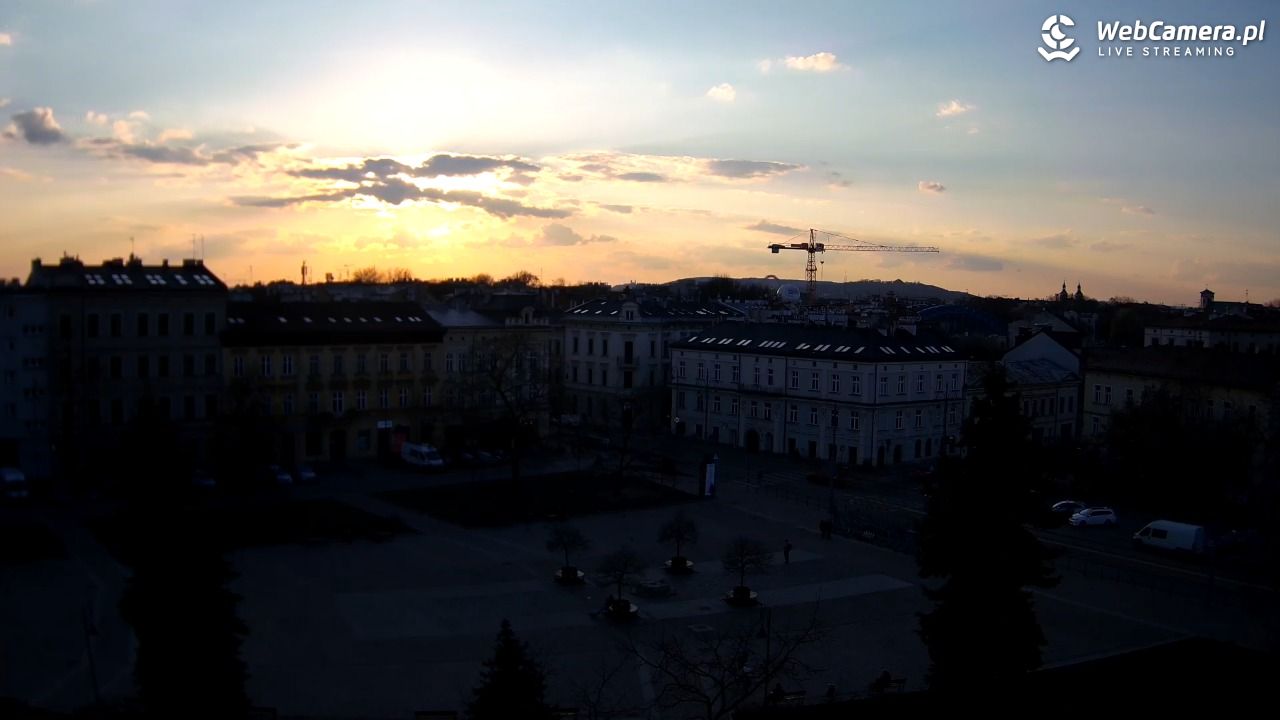 Kraków - widok na rynek Podgórski - 13 marzec 2026, 16:57