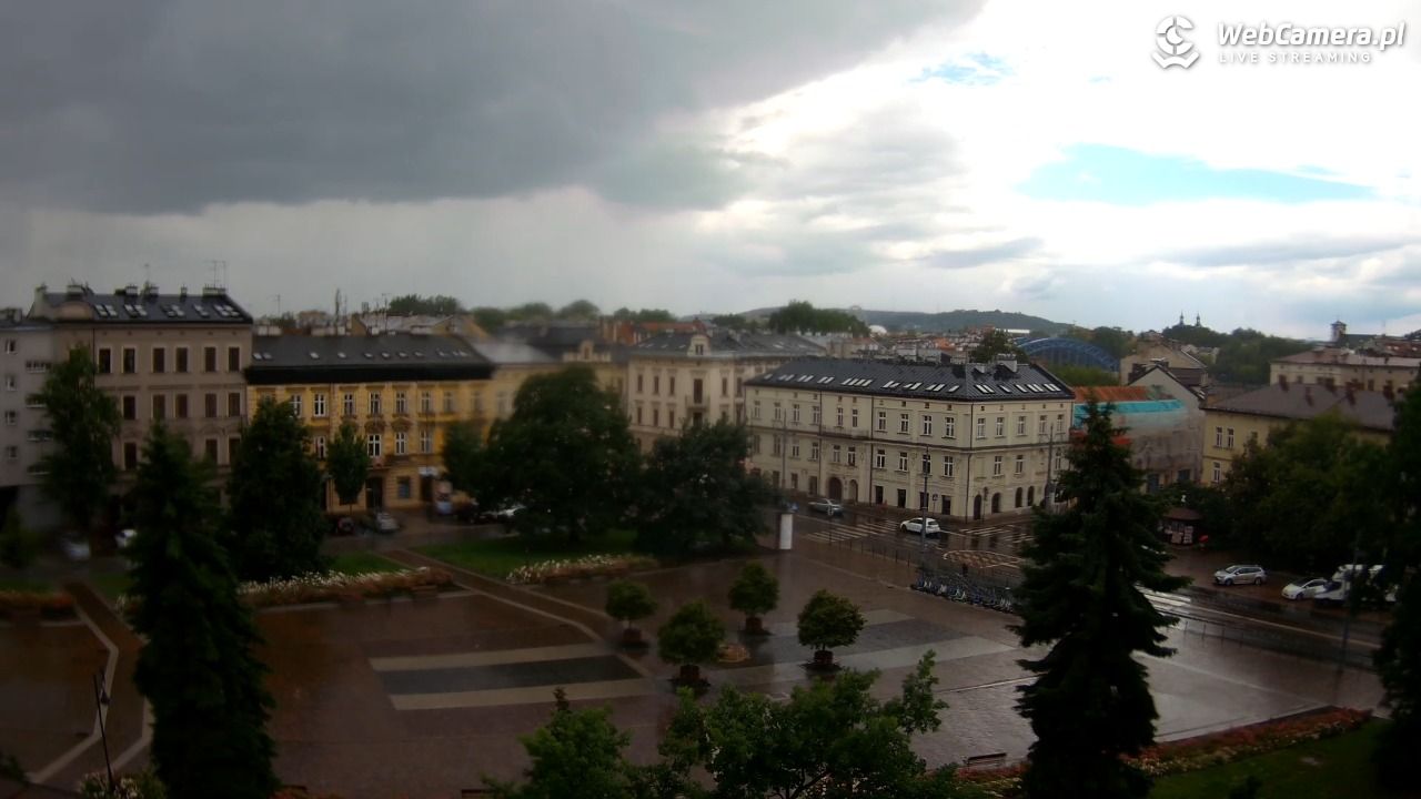 Kraków - widok na rynek Podgórski - 15 czerwiec 2026, 14:38