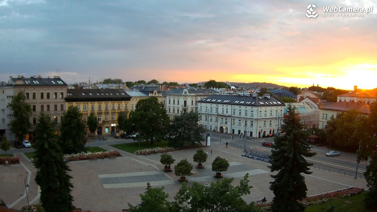 Kraków - widok na rynek Podgórski - 16 czerwiec 2026, 20:36