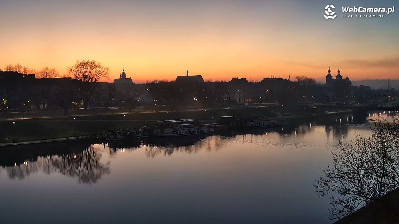 KRAKÓW - widok na Zamek Królewski na Wawelu NOWOŚĆ - 07 listopad 2025, 06:10