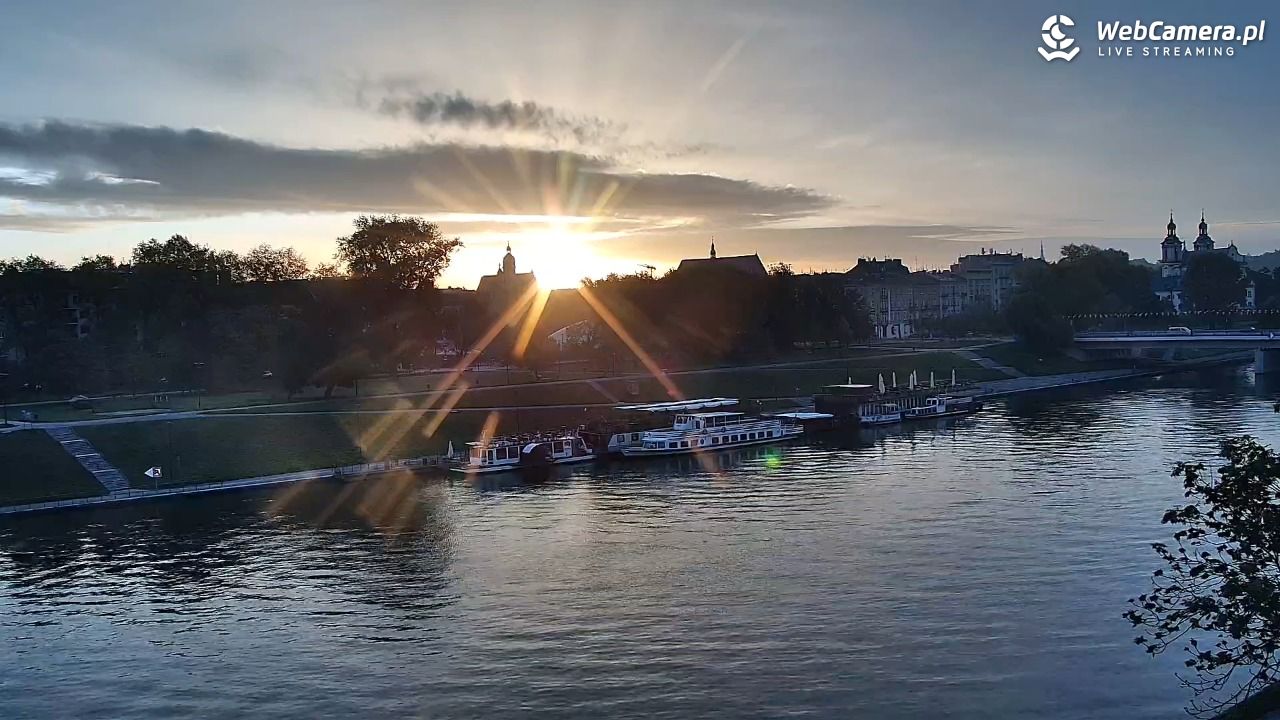 KRAKÓW - widok na Zamek Królewski na Wawelu NOWOŚĆ - 15 październik 2026, 05:18