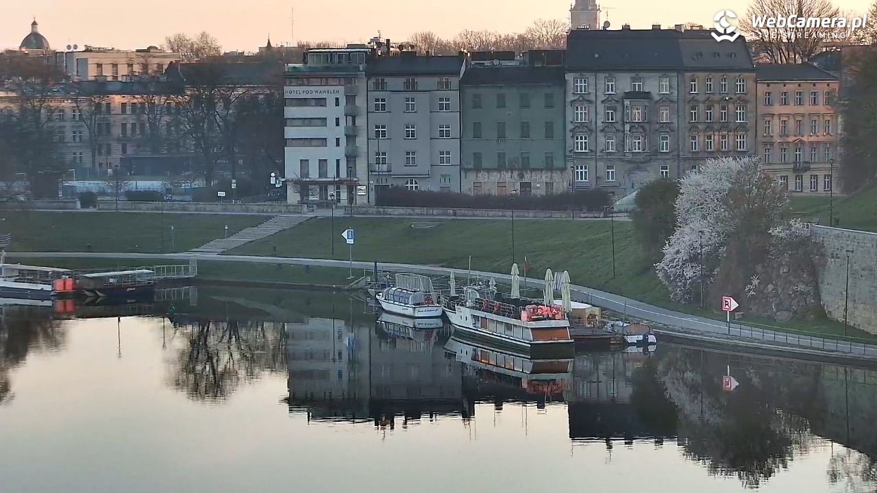 KRAKÓW - widok na Zamek Królewski na Wawelu NOWOŚĆ - 05 kwiecień 2026, 06:43