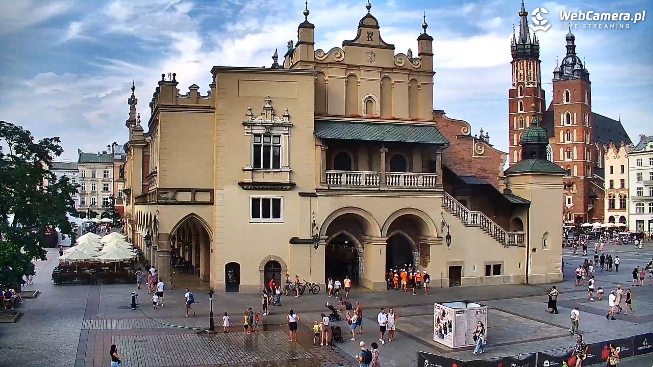 Kraków - widok na Rynek Główny - 01 sierpień 2026, 17:41