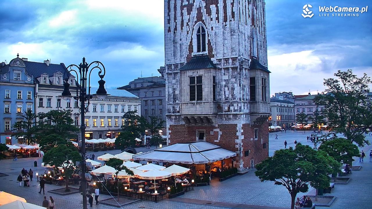 Kraków - widok na Rynek Główny - 01 czerwiec 2026, 20:38