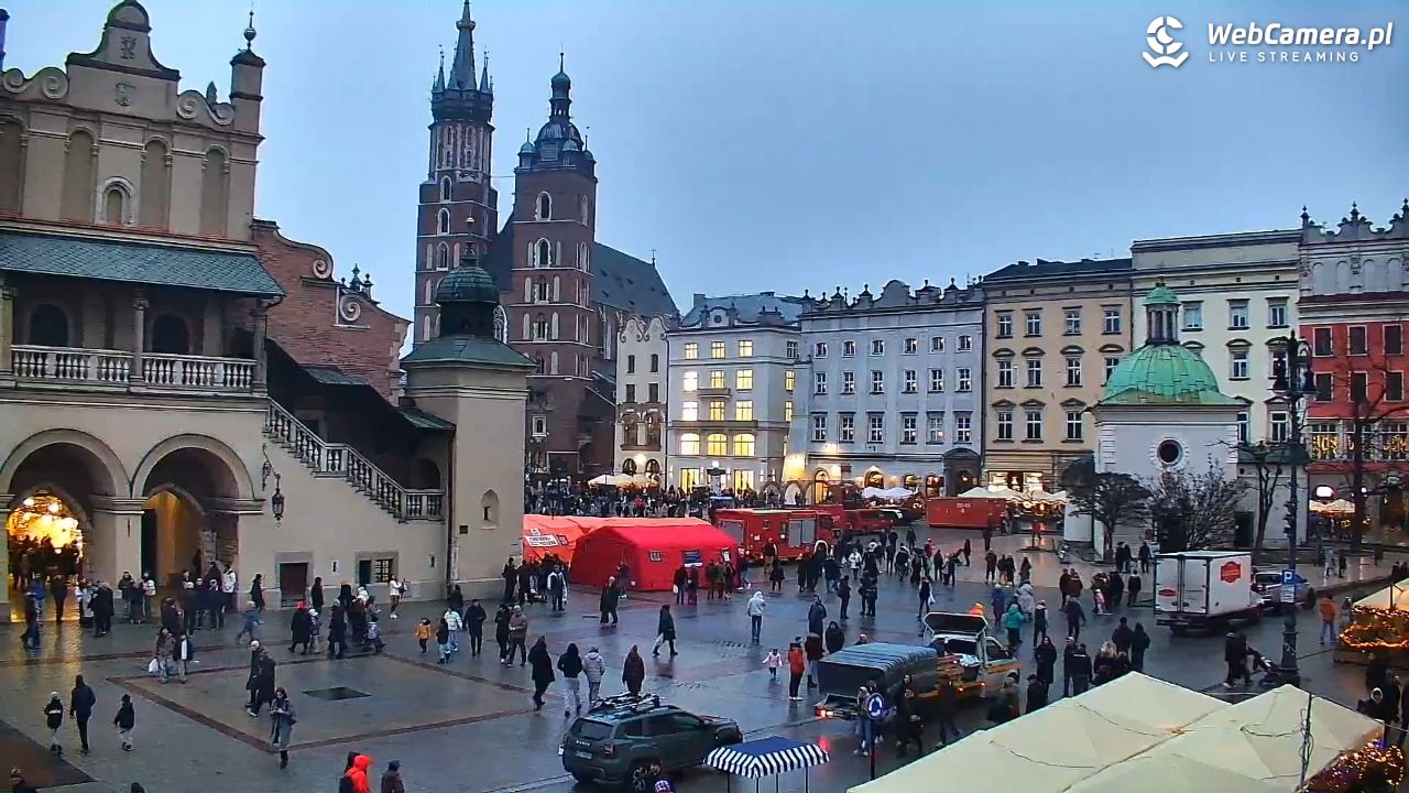 Kraków - widok na Rynek Główny - 21 grudzień 2025, 15:38