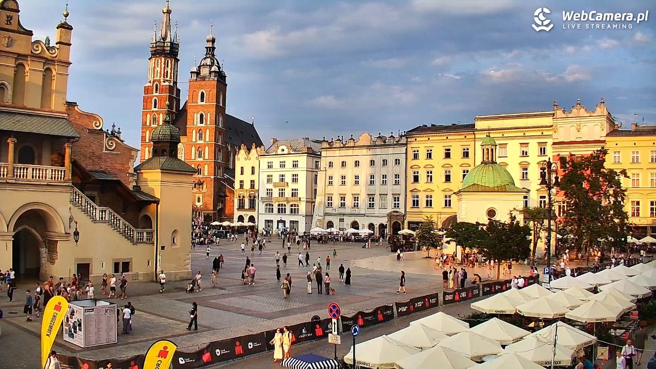 Kraków - widok na Rynek Główny - 01 sierpień 2026, 19:26