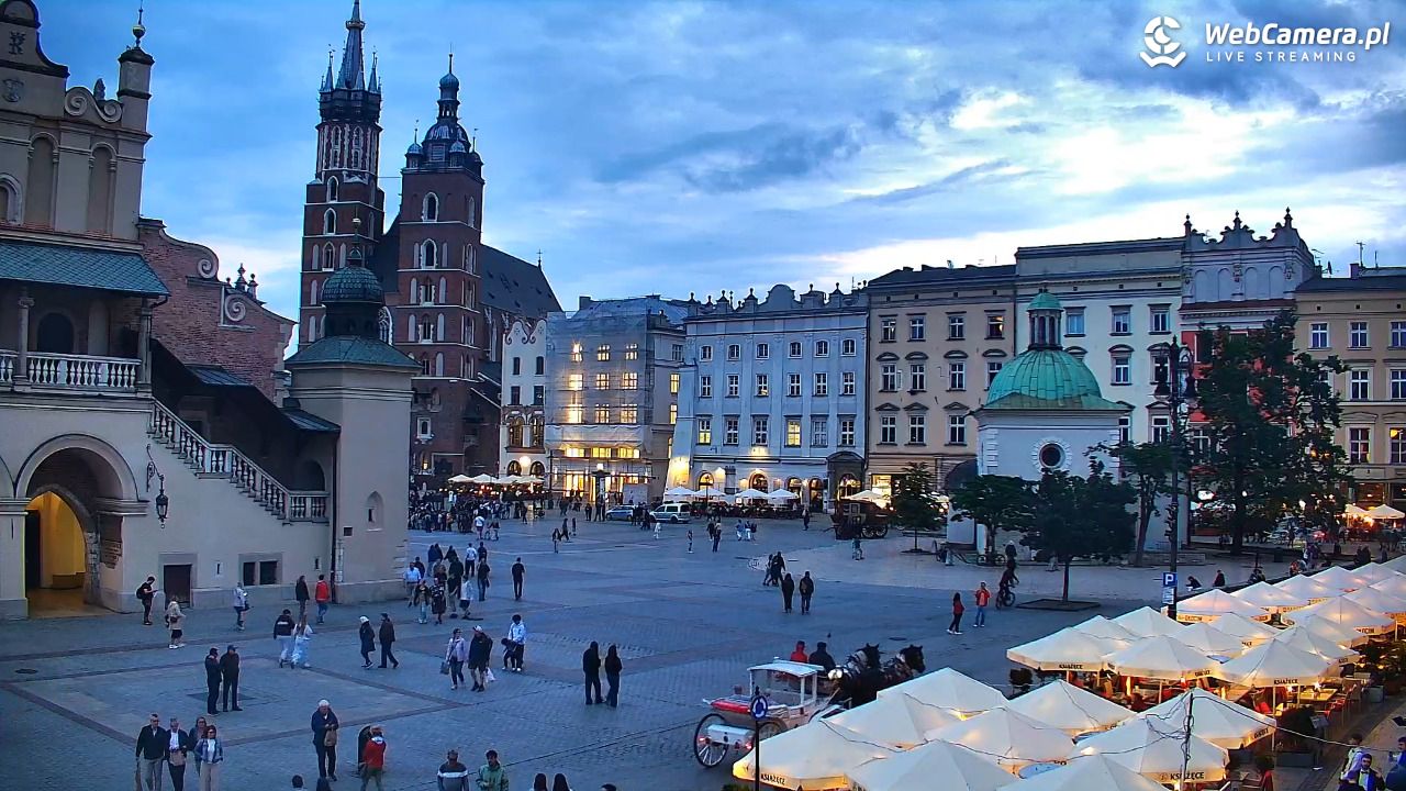 Kraków - widok na Rynek Główny - 01 czerwiec 2026, 20:47