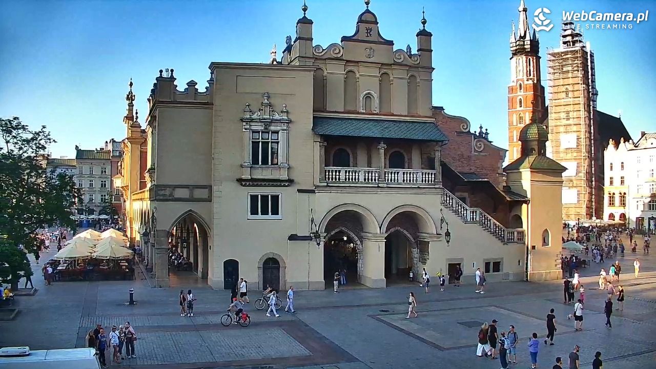 Kraków - widok na Rynek Główny - 15 czerwiec 2025, 19:29
