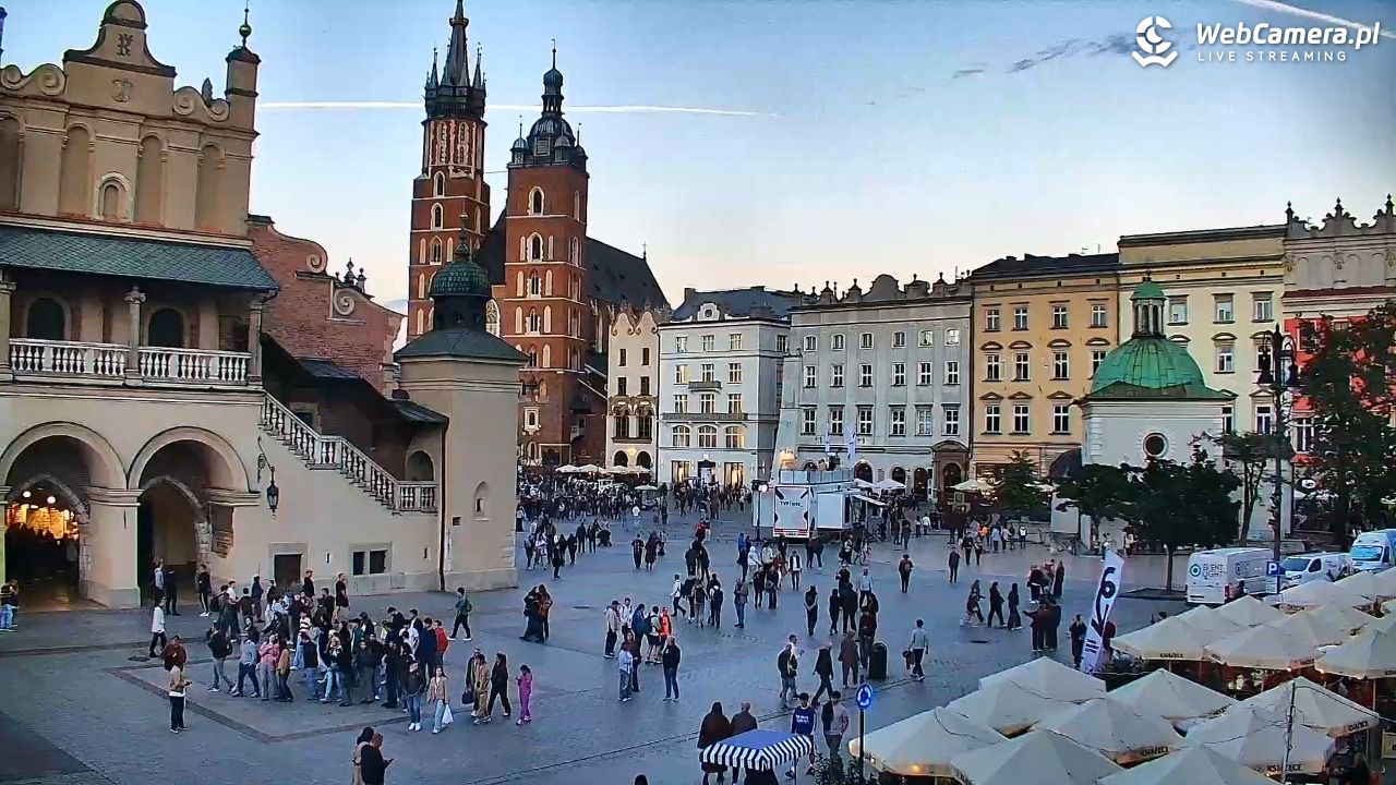 Kraków - widok na Rynek Główny - 26 wresień 2026, 18:27
