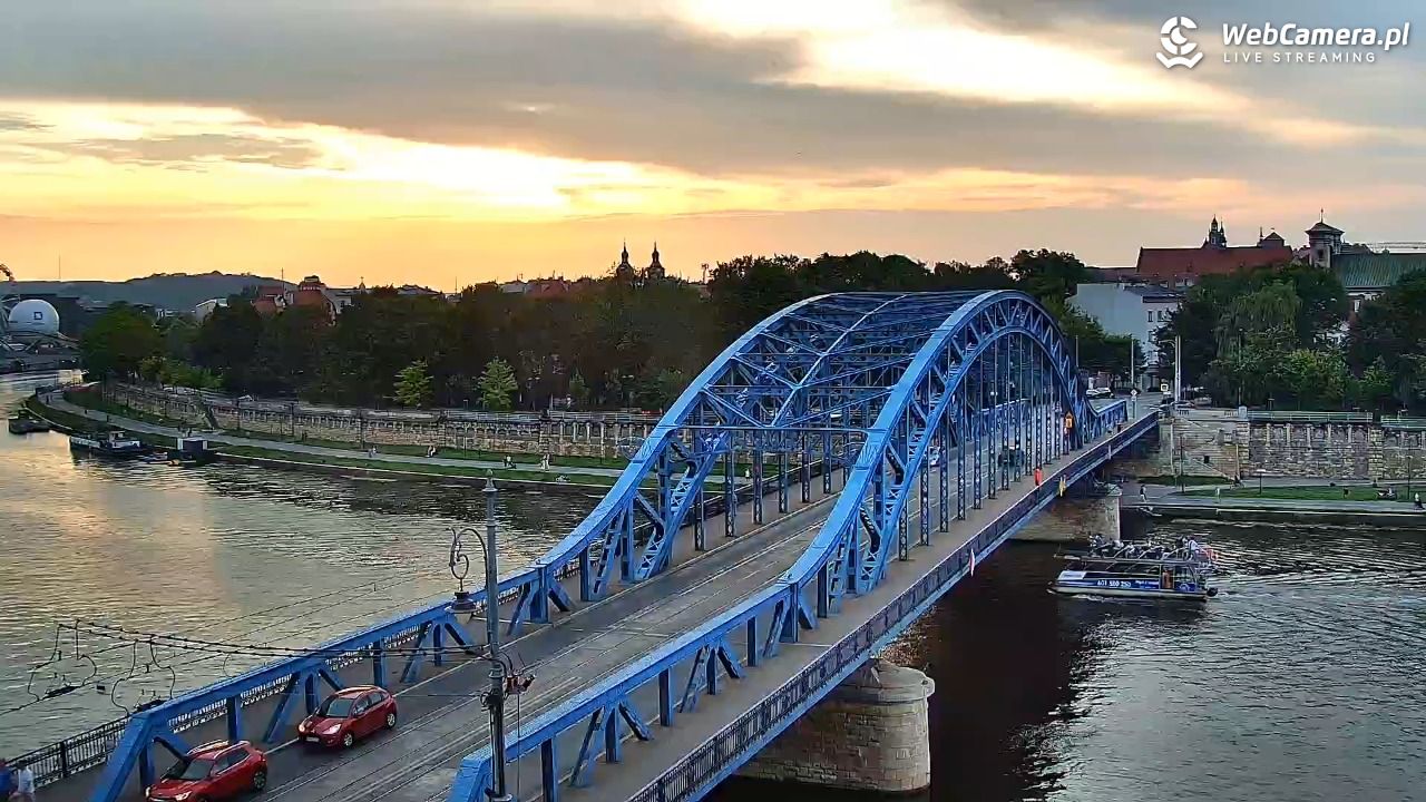 Kraków - widok na Wisłę i Most im. Marszałka Piłsudskiego - 30 czerwiec 2026, 19:57