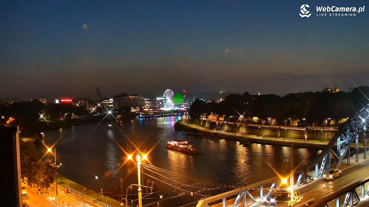 Kraków - widok na Wisłę i Most im. Marszałka Piłsudskiego - 01 wresień 2025, 20:16