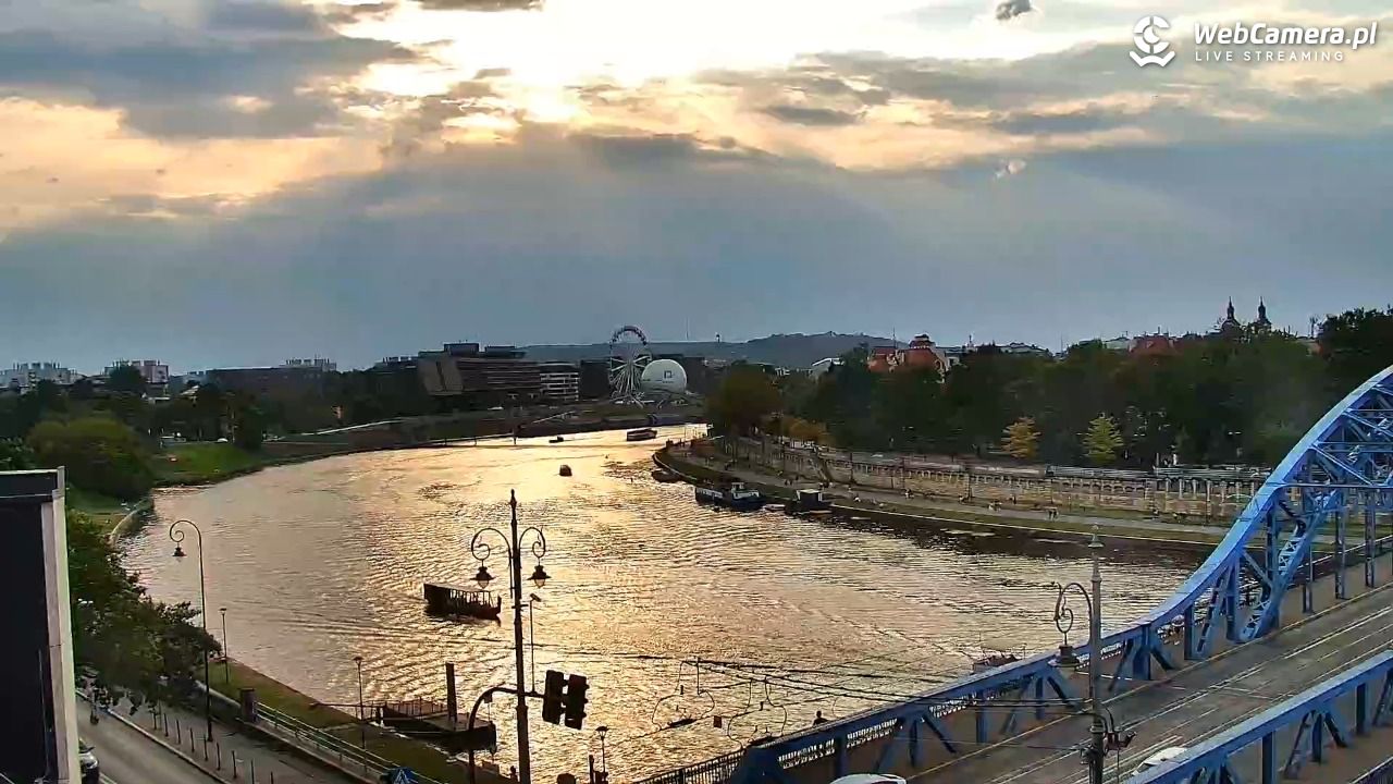 Kraków - widok na Wisłę i Most im. Marszałka Piłsudskiego - 16 sierpień 2026, 18:17