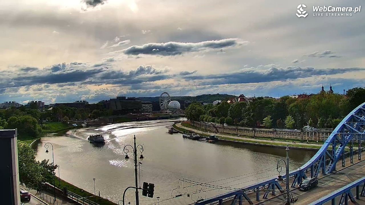 Kraków - widok na Wisłę i Most im. Marszałka Piłsudskiego - 15 maj 2026, 17:24