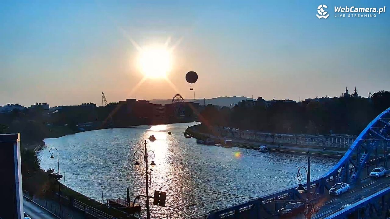 Kraków - widok na Wisłę i Most im. Marszałka Piłsudskiego - 01 wresień 2025, 18:42