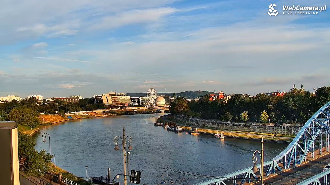 Kraków - widok na Wisłę i Most im. Marszałka Piłsudskiego - 11 lipiec 2025, 05:51