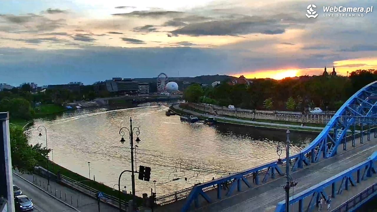 Kraków - widok na Wisłę i Most im. Marszałka Piłsudskiego - 14 maj 2026, 19:58