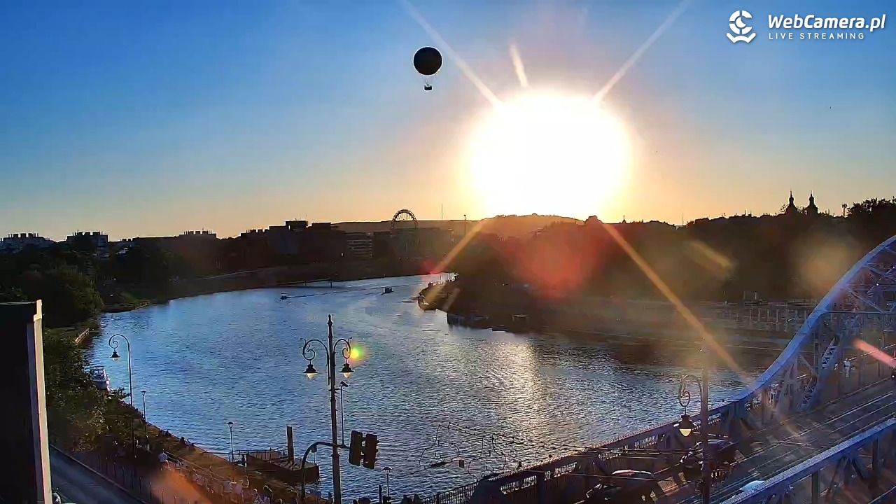 Kraków - widok na Wisłę i Most im. Marszałka Piłsudskiego - 12 sierpień 2026, 19:27