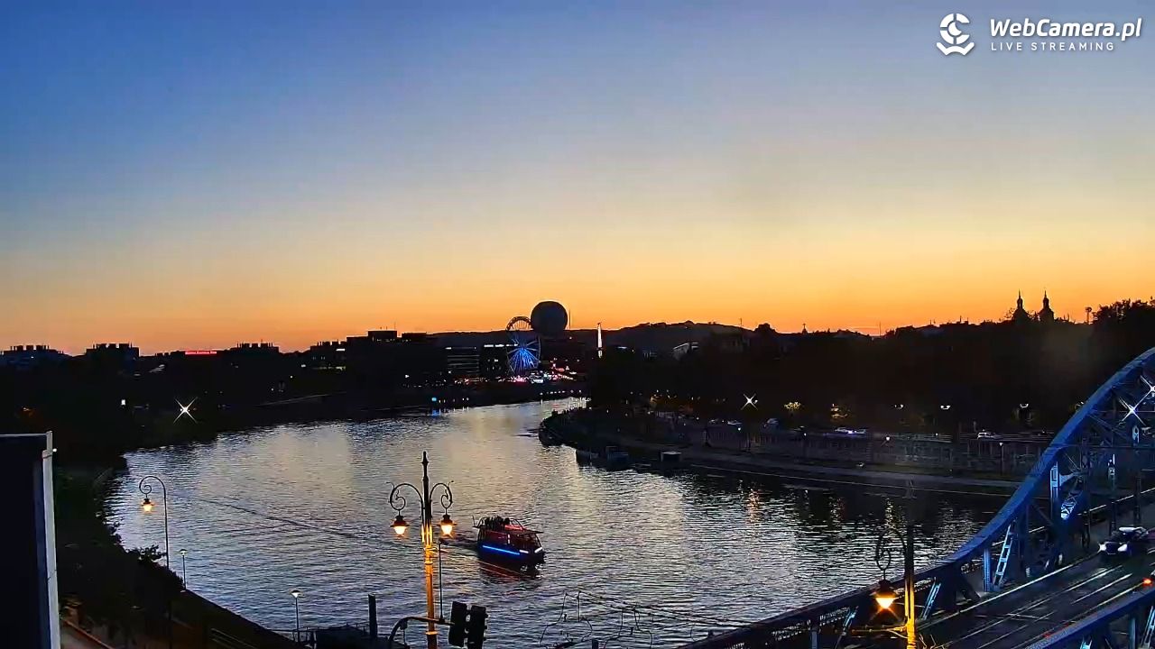Kraków - widok na Wisłę i Most im. Marszałka Piłsudskiego - 13 sierpień 2026, 20:27