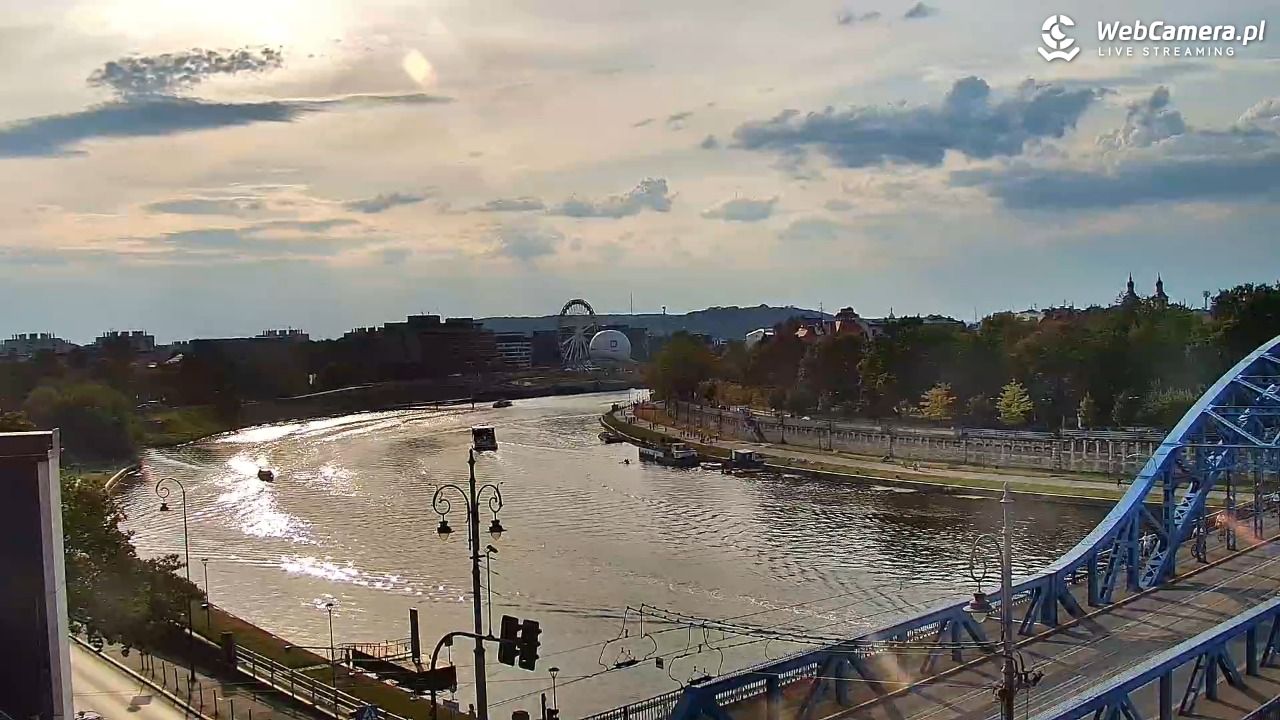 Kraków - widok na Wisłę i Most im. Marszałka Piłsudskiego - 16 sierpień 2026, 17:32