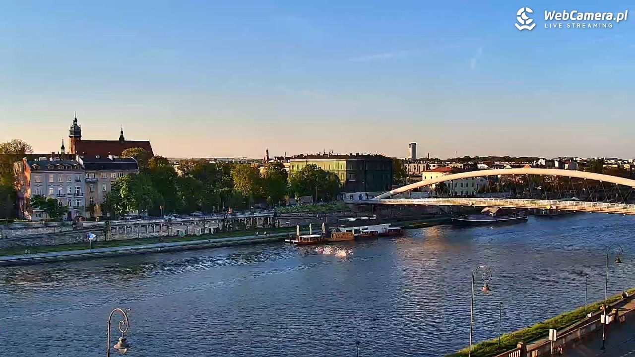 Kraków - widok na Wisłę i Most im. Marszałka Piłsudskiego - 28 kwiecień 2025, 18:40