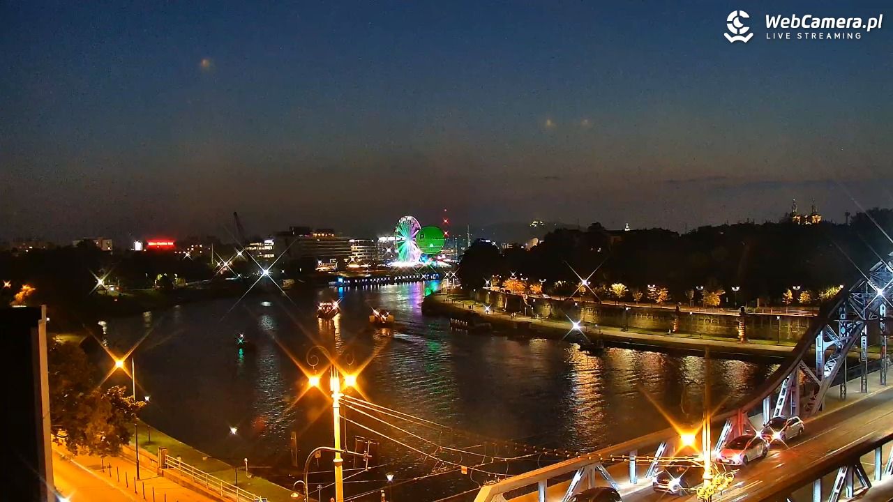 Kraków - widok na Wisłę i Most im. Marszałka Piłsudskiego - 01 wresień 2025, 20:18