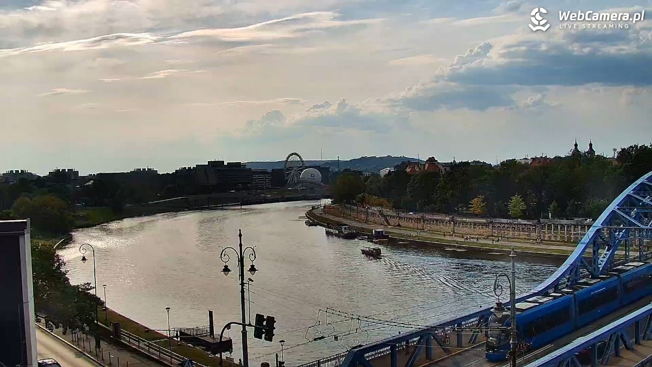 Kraków - widok na Wisłę i Most im. Marszałka Piłsudskiego - 16 sierpień 2026, 17:04