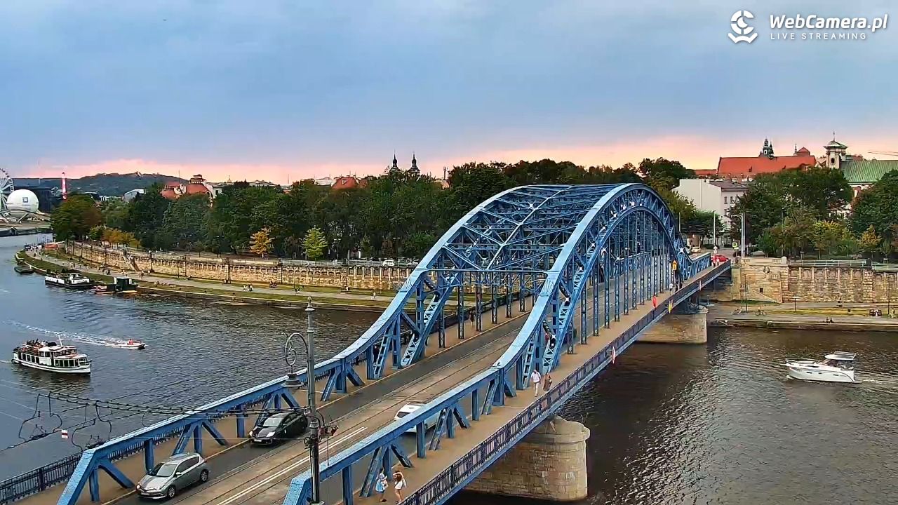Kraków - widok na Wisłę i Most im. Marszałka Piłsudskiego - 16 sierpień 2026, 19:14