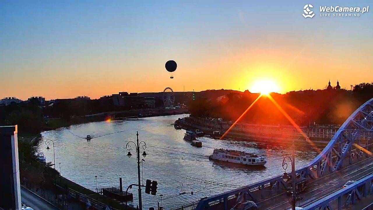Kraków - widok na Wisłę i Most im. Marszałka Piłsudskiego - 12 sierpień 2026, 20:00